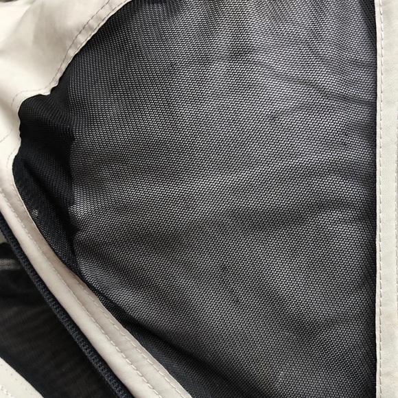 Meet your Posher, Laura - Picture 3 of 3